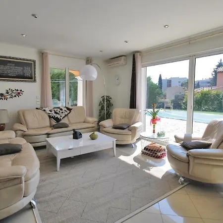 Beautiful In With Kitchen * Fréjus