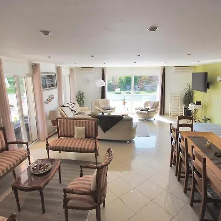 Beautiful In With Kitchen Fréjus
