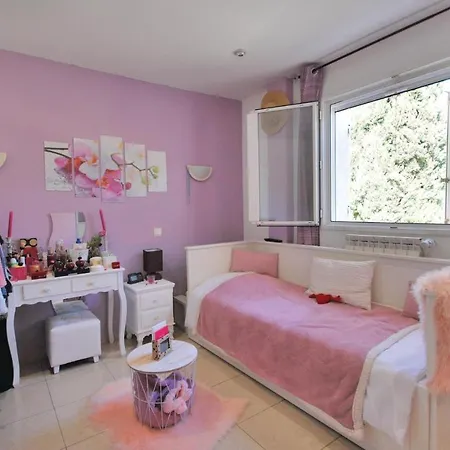 Beautiful In With Kitchen Hébergement de vacances